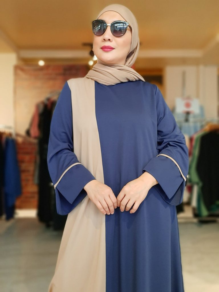 contrast abaya with open sleeves & contrast piping on sleeves