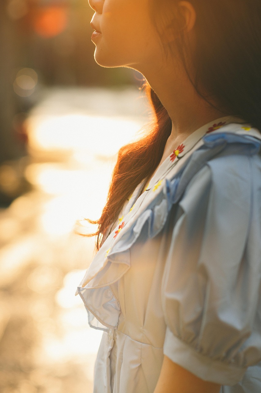 programs-04 sunset, woman, street, portrait, city, nature, outdoors, female, phone wallpaper, aesthetic wallpaper, iphone wallpaper